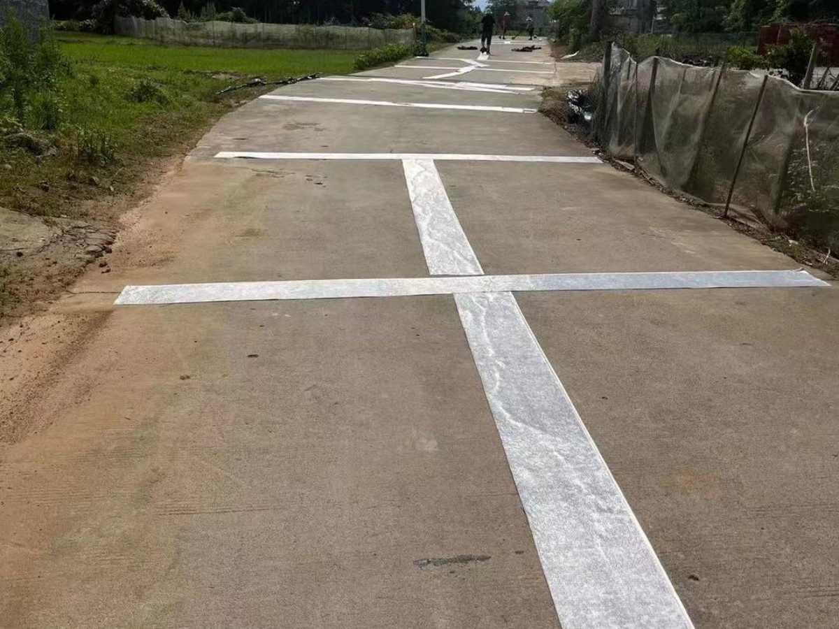 养护毯黑心棉：建筑养护的“保暖保湿神器”