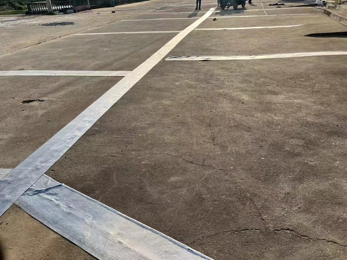 道路抗裂贴